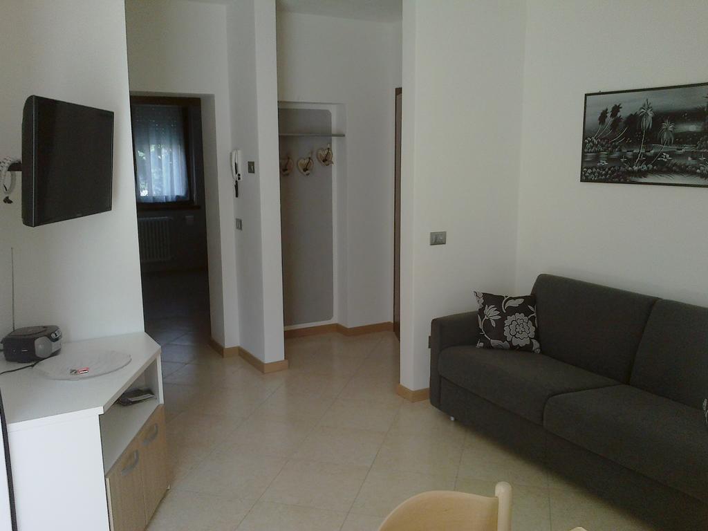 Casa Ferrari Monica Apartment Calceranica al Lago Ruang foto