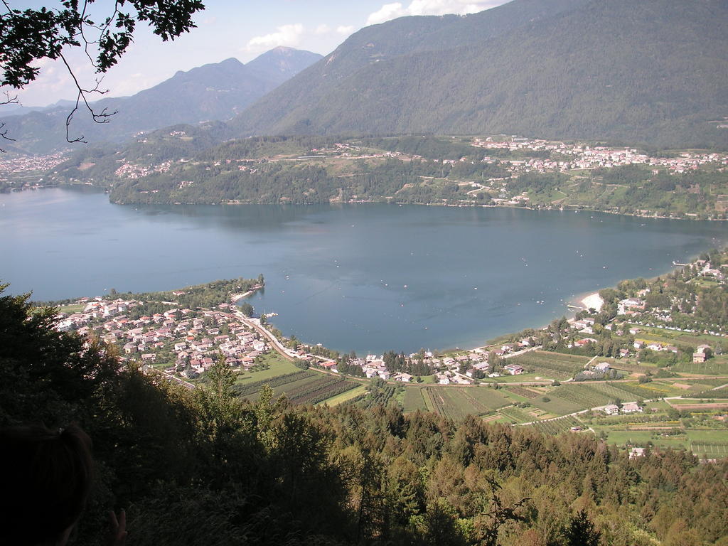 Casa Ferrari Monica Apartment Calceranica al Lago Bagian luar foto