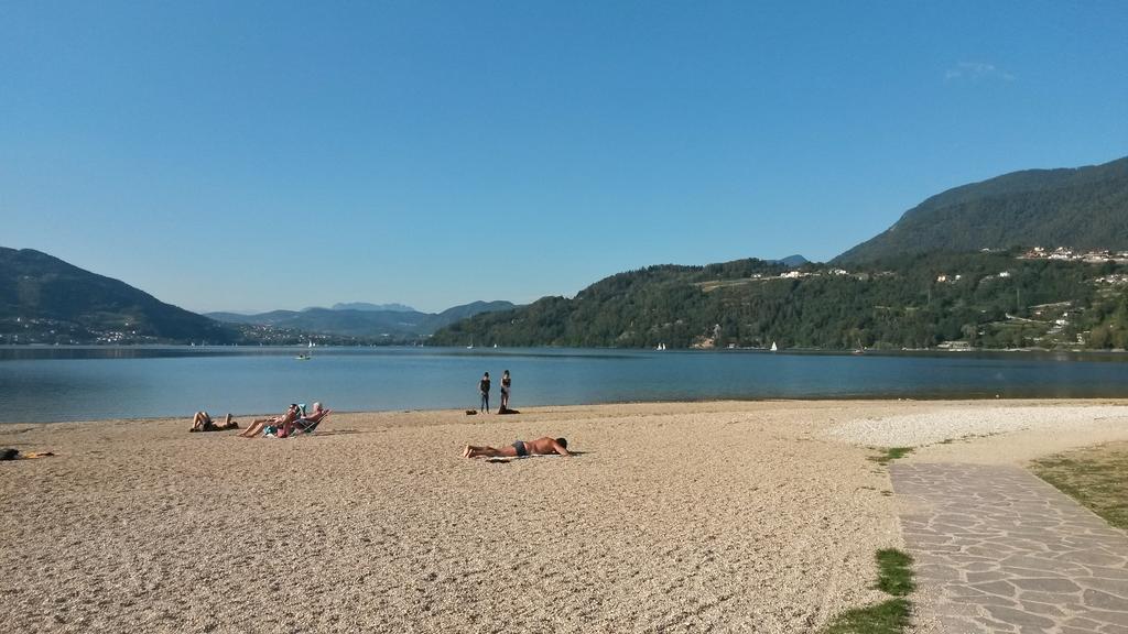 Casa Ferrari Monica Apartment Calceranica al Lago Bagian luar foto